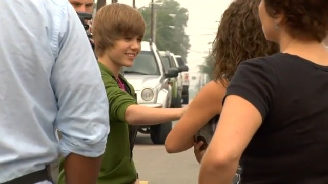 Justin Bieber tan solo era un niño filmando One less lonely girl y el conquistó el corazón de muchas, siempre sera mi primer amor