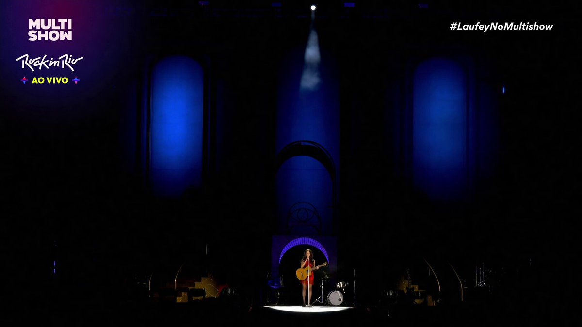 a laufey cantou em português!! a queen preparou perdido de amor, do luiz bonfá, pro rock in rio ✨ #LaufeyNoMultishow #RockinRioNoMultishow