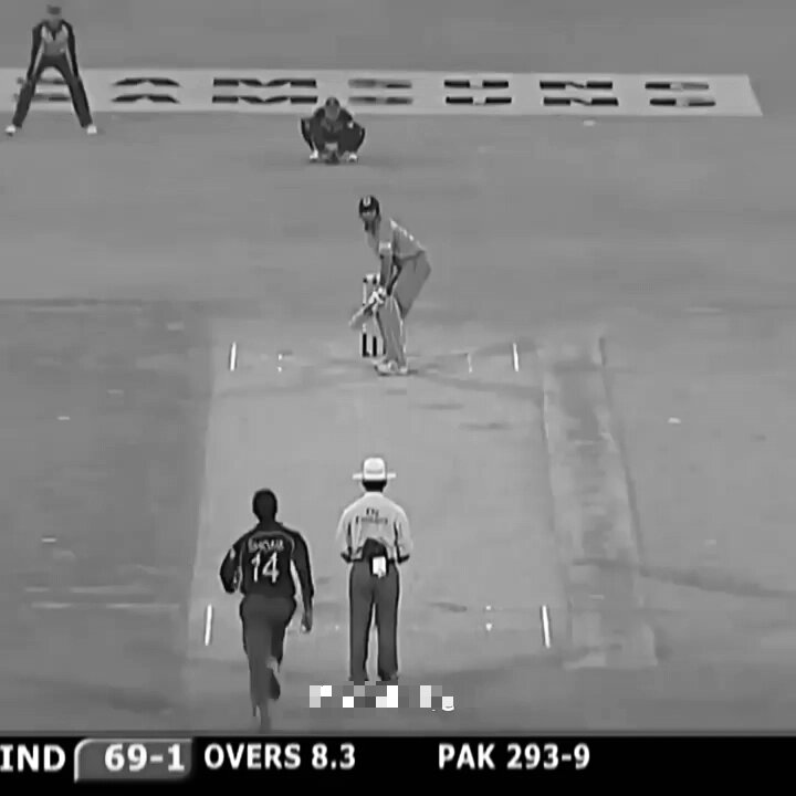 DO YOU REMEMBER THIS MATCH? Rahul Dravid and Mohmmad kaif showed immense class and composure against Pakistan,guiding India through a must -win chase. Their partnership was a perfect blend of patience, technique and calculated aggression under pressure.