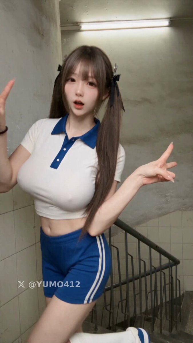 楼梯间跳一下就走 🫧