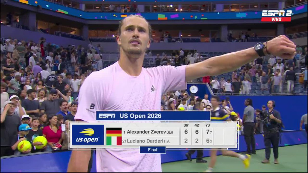 El gesto de Zverev a su box después de avanzar a los cuartos de final. ⏰😂 📺 Mirá el #USOpen en el Plan Premium de Disney Plus.
