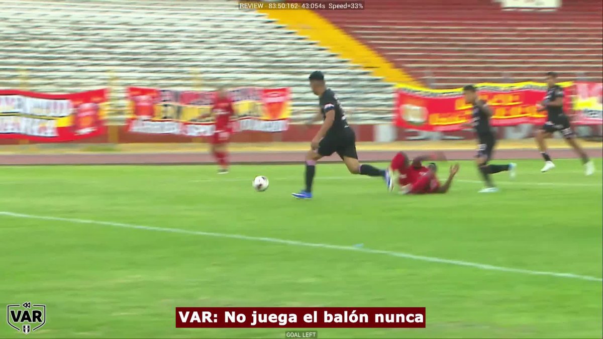 🚨⚽ “LA PELOTA NO ESTÁ EN DISPUTA Y LO DESPLAZA CON EL BRAZO DERECHO”, indicó el VAR. CONAR publicó los audios del VAR de la jugada que terminó en penal a favor del rival, tras la acción de Carlos Zambrano sobre Daniel Porozo dentro del área. 👨⚖️ Árbitro: Daniel Ureta 🎧 VAR: Fernando Legario 🖥️ AVAR: James Huamaní 📋 QM: Carlos Alomía #L1MAX #Conar