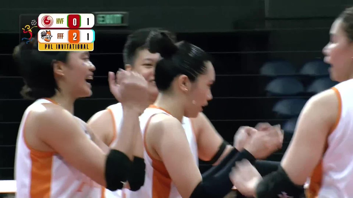 WALANG KAWALA 😤🔥 Jonna Perdido keeps the Farm Fresh Foxies firing with attack points as they sustain their advantage over Ho Chi Minh City in the second set of the 2026 PVL Invitational Conference classification match! #PVL2026 #TheHeartofVolleyball