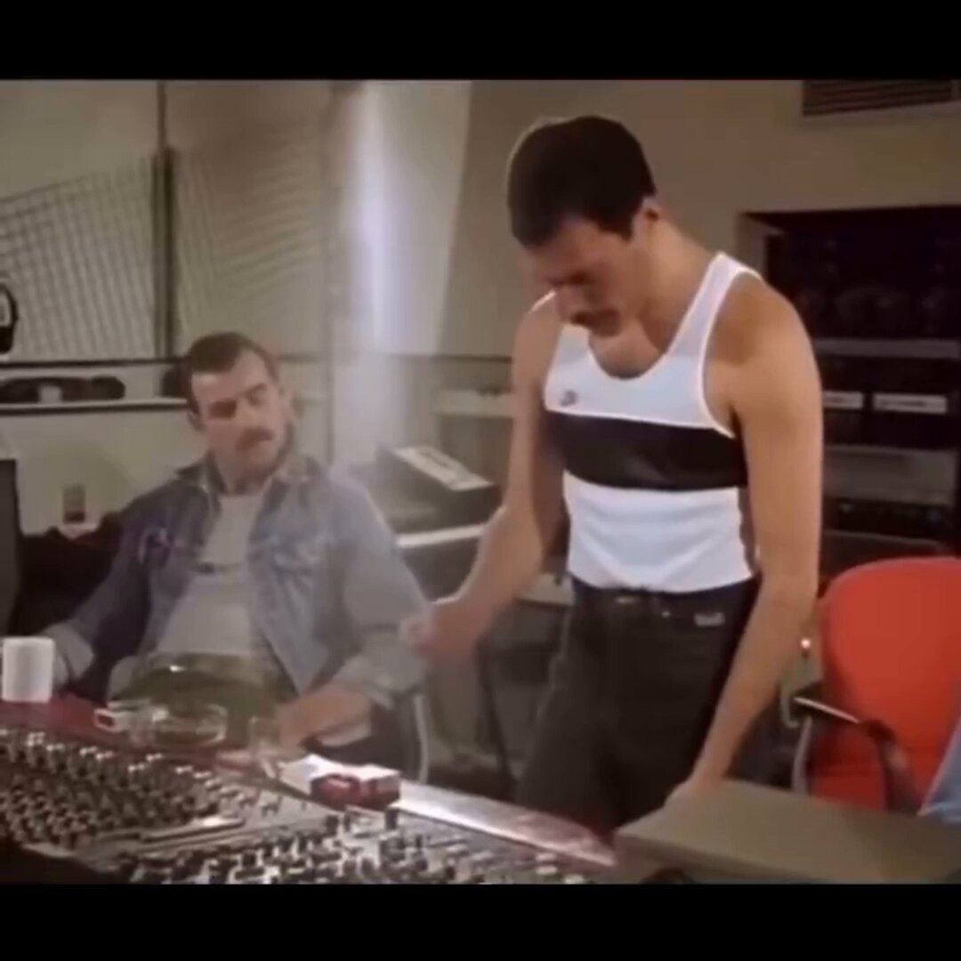 That's how demanding Freddie Mercury was at the recording session ✨ #GeniusAtWork #FreddieMercury #Queen