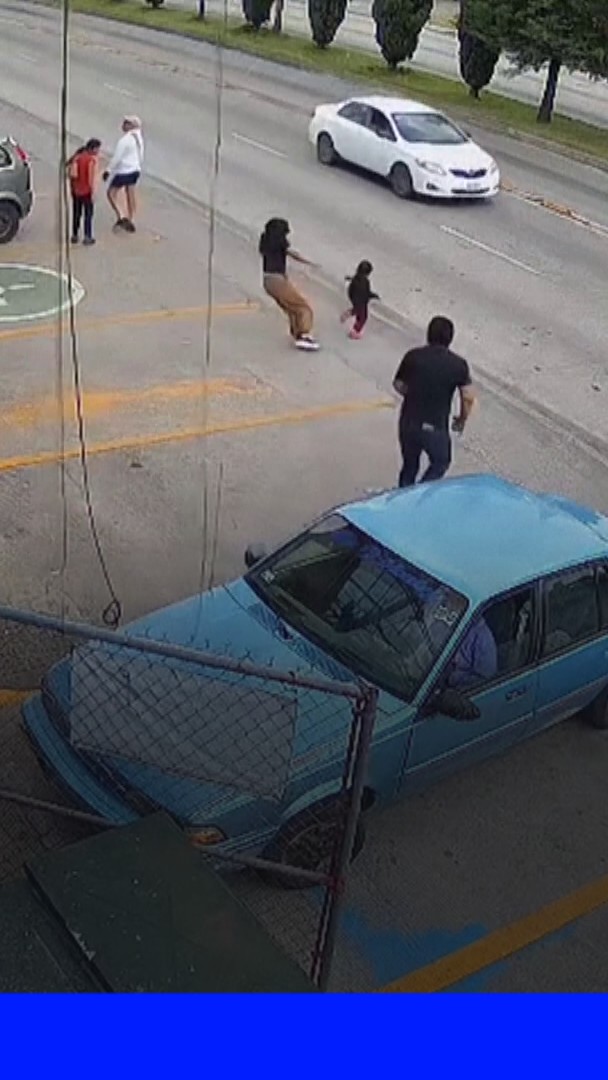 Mexique: un enfant sauvé in extremis alors qu'il courait sur la route