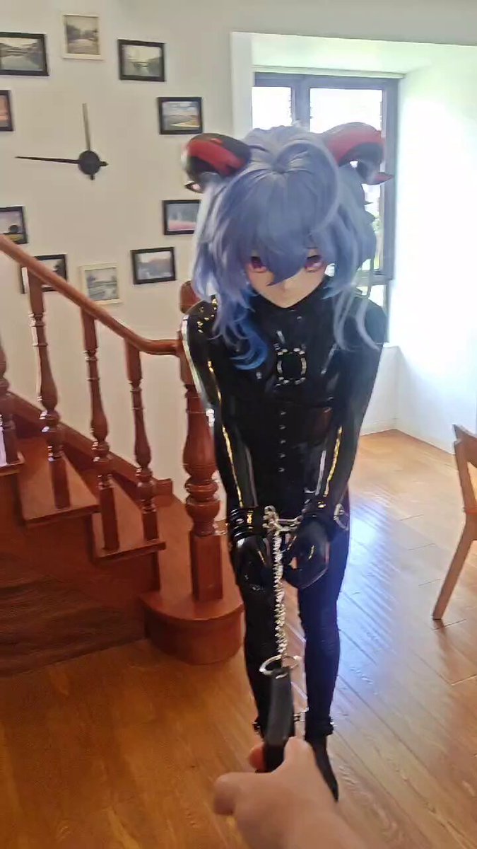 捡了只椰羊家人们，她想和我回家 #kigurumi #latex