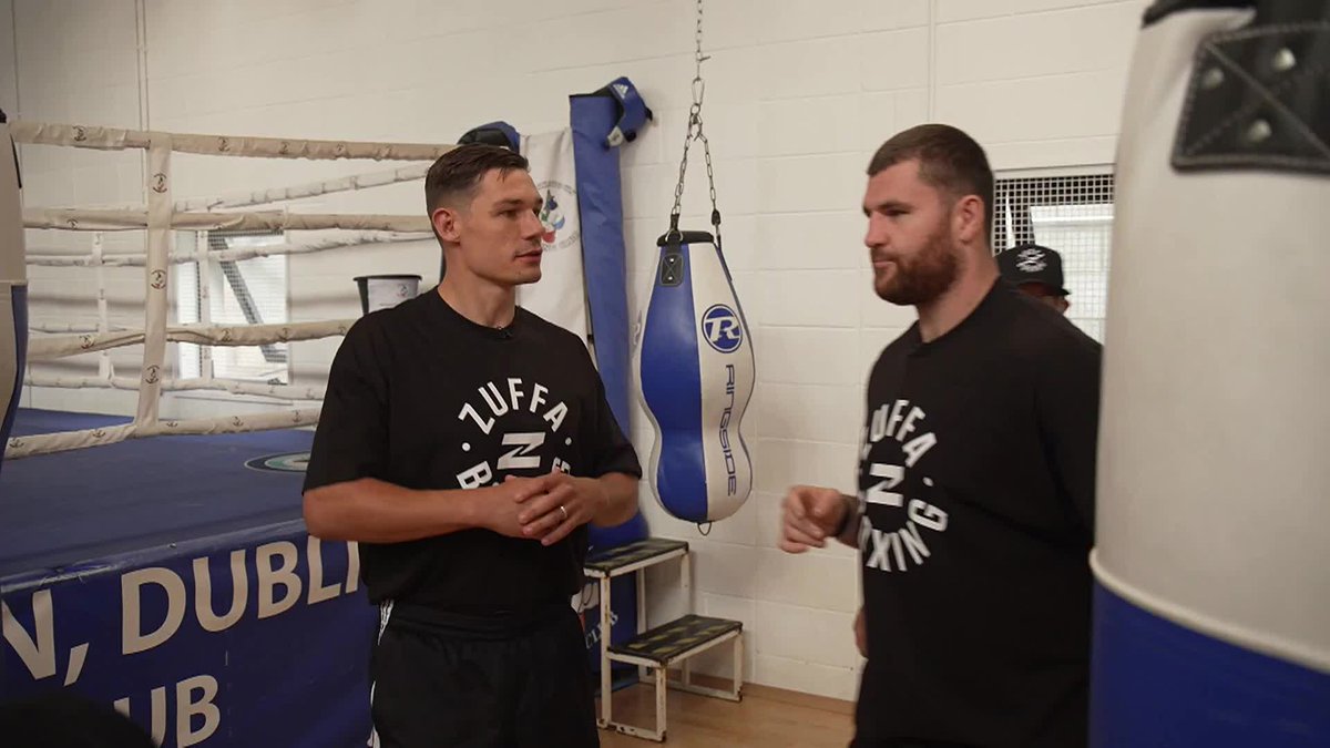 "You can't hide on those runs" 😅 Johnny Fisher discusses the impact of Tony Sims on his training camp with Chris Billam-Smith 🏃