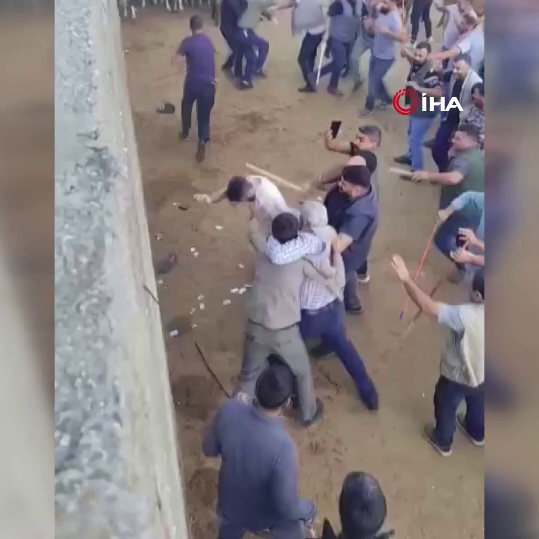 Canlı Hayvan Borsası'nda alacak verecek kavgası
