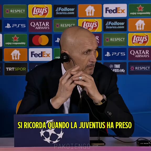 Il primo nasconde il tatuaggio, finge di non ricordare, facendo il ruffiano, per imbonirsi la tifoseria bianconera. Il secondo non rinnega il suo passato (anche quando questo è scomodo per la sua squadra attuale).