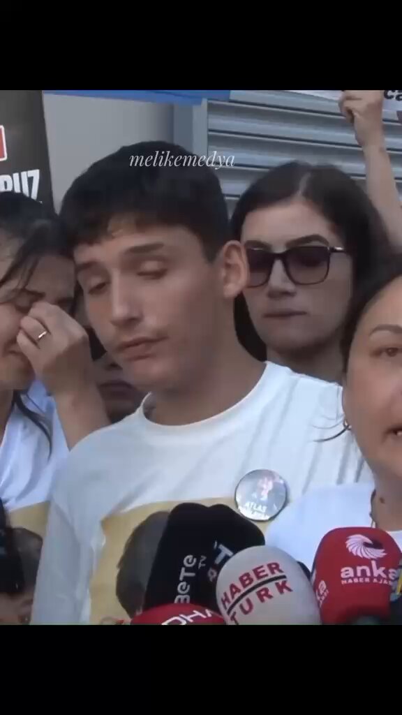Empati yapmaya bile cesaret edilemeyen acılar vardır, bu çocuk yaşıyor o acıyı. Vicdanı rahatlatmayan hukuk adalet sağlayamaz, katile istenen cezalar yeterli mi peki, ya diğerlerinin serbestliği?? #AtlasÇağlayanİçinAdalet