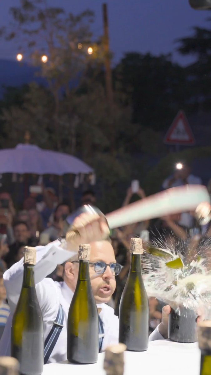 Most champagne/sparkling wine bottles sabered in one minute ⚔️🍾 91 by Mirko Rainer 🇮🇹