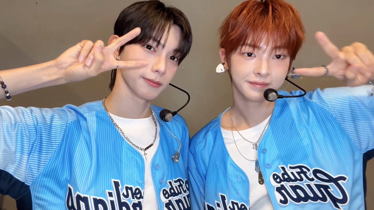 𝖴𝗉𝗌𝗂𝖽𝖾 𝖣𝗈𝗐𝗇 ˚₊ ✧ ✨ ✨ ✨ #FLAREU #플레어유