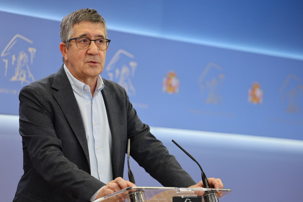 Esta semana llevamos al Pleno una iniciativa para exigir más transparencia a las y los diputados. Y el señor Alberto Núñez Feijóo, que se pasa el día dando lecciones, podría empezar por dar ejemplo. ¿Cuánto cobra realmente? ¿Cuánto le paga el PP además de su sueldo en el Congreso? Si exige transparencia a todos, que empiece por él.
