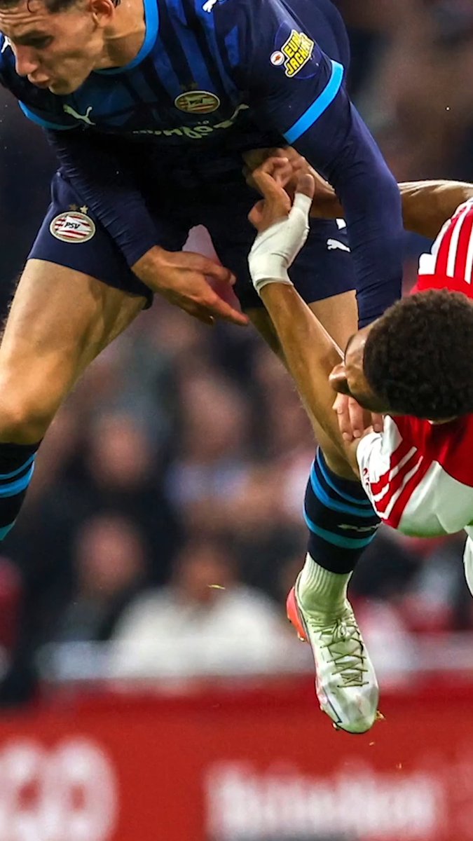 Johan Derksen stellig: 'Ruben van Bommel had niet eens geel moeten krijgen!' 🟨 ❌ #vandaaginside