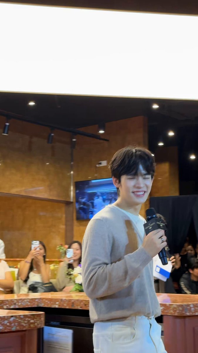 มาแร้วจ้า friend benefit ep1 บทพูดตามใจคนเล่น 🐶 : ขอโทษนะเมื่อวานเว้ยแต่เมื่อวานไม่น่ารักจริงๆนะเว้ย 🐶 : ใช้อารมณ์อยู่รู้ตัวป่ะ เริ่มเอ็นดูละ ยอมละตี๋ 55555 TEETEEPOR ENJOY EATING #ตี๋ตี๋ป๋อ