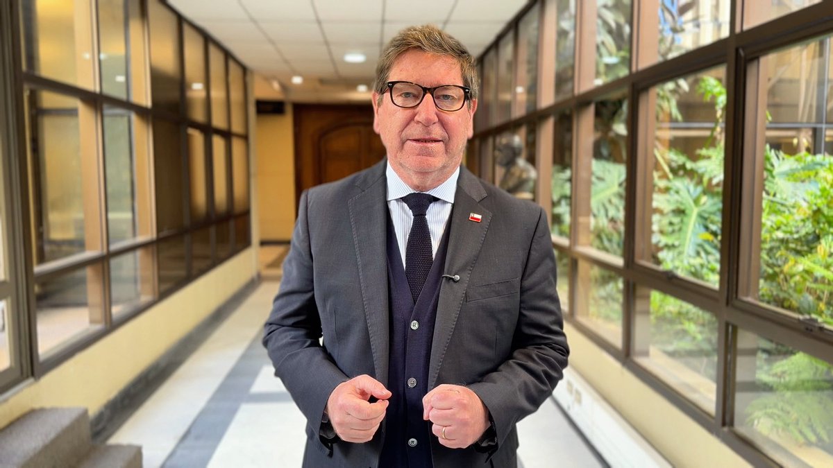 El IPC de 0,6% en agosto responde, entre otros factores, al alza de los combustibles por el conflicto en Medio Oriente y al frente de mal tiempo que afectó a distintos regiones. Son factores que no dependen directamente de nuestra política económica, pero que las familias sienten en su día a día. La inflación subyacente, en tanto, avanzó solo 0,1%, una señal más favorable que continuaremos monitoreando. Como Gobierno seguimos enfocados en impulsar el crecimiento, atraer inversión y generar empleos de calidad para mejorar la calidad de vida de los chilenos 🇨🇱
