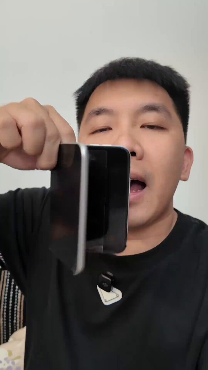 iPhone折叠屏的小道消息： 只有白色和蓝色，没有黑色，有前置摄像头，但是12月才会发售。