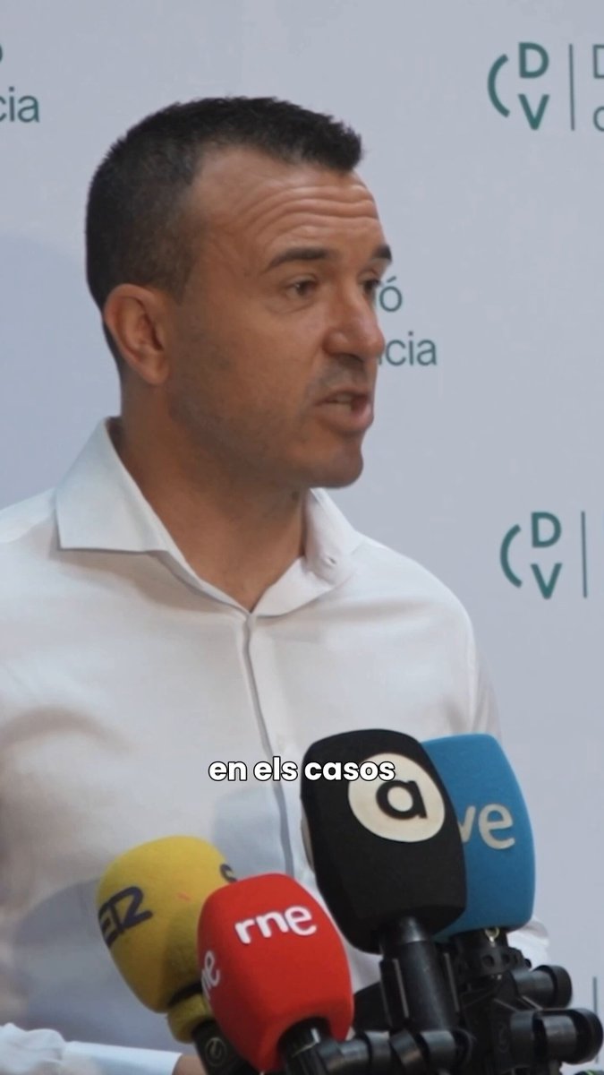 A la política se ve plorat de casa i, sobretot, se ve a treballar.