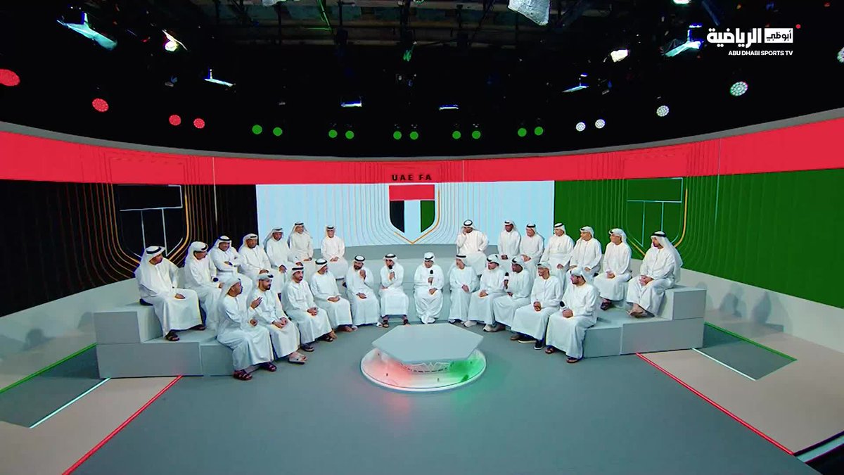 "مع #رئيس_الدولة تشعر وكأنك الشخص الأقرب إليه، والأجمل أنه يمنح الجميع الشعور نفسه بحبه واهتمامه." 🇦🇪.. 🎙️ يوسف حسين يروي للمرة الأولى قصة موقف إنساني جمعه بصاحب السمو الشيخ محمد بن زايد ، وكيف كانت كلماته ودعمه سبباً في رفع معنوياته خلال فترة صعبة مر بها بعد إهدار ضربة جزاء. ✨ حلقة خاصة من #جيل_المونديال 📺 #أبوظبي_الرياضية1️⃣