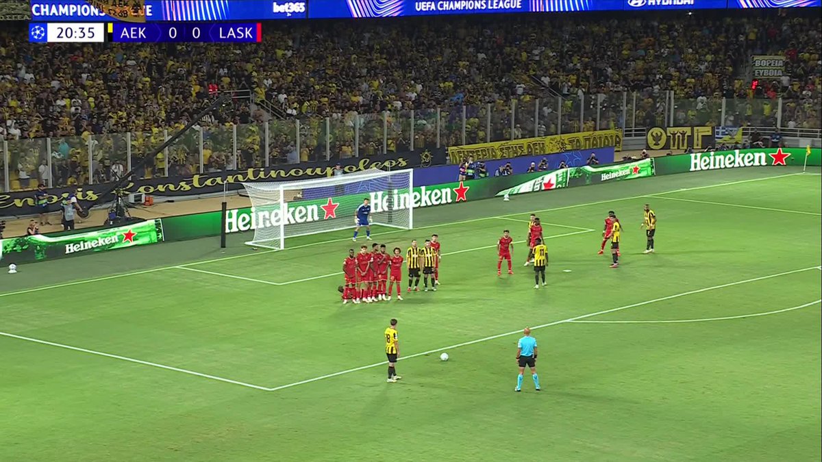 Creo que es el mejor gol de tiro libre que he visto en el año, que curva tan impresionante 🤯