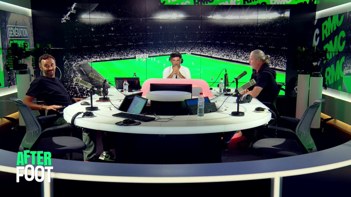 Manu Petit sur le LOSC : "Ils ont un effectif de qualité avec beaucoup d'options. Ça serait bien que, pour une fois, Lille gagne son premier match en Ligue des Champions. Ils ont déjà fait de très grandes prestations contre les grands d'Europe ces dernières années."
