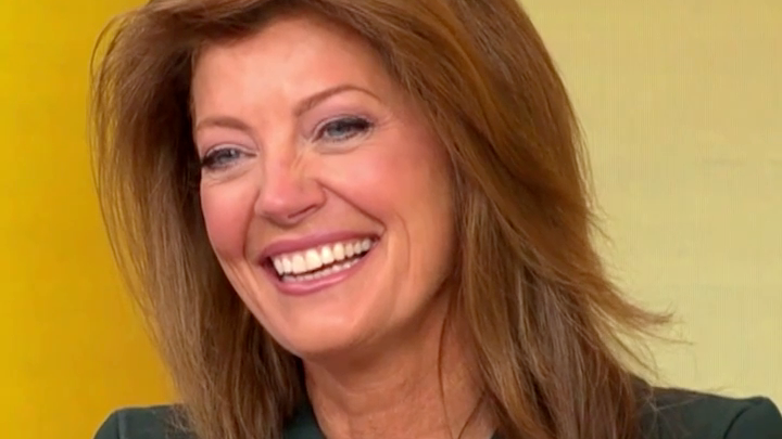 SURPRISE: Norah O'Donnell 🇺🇸's family sent over some words of love and encouragement for her first day back at the #CBSMornings desk 🌞