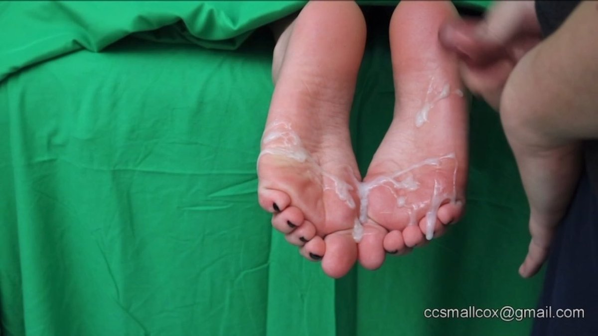 Paint made them soles sticky | cumpilation #soles #cumonsoles #footfetısh