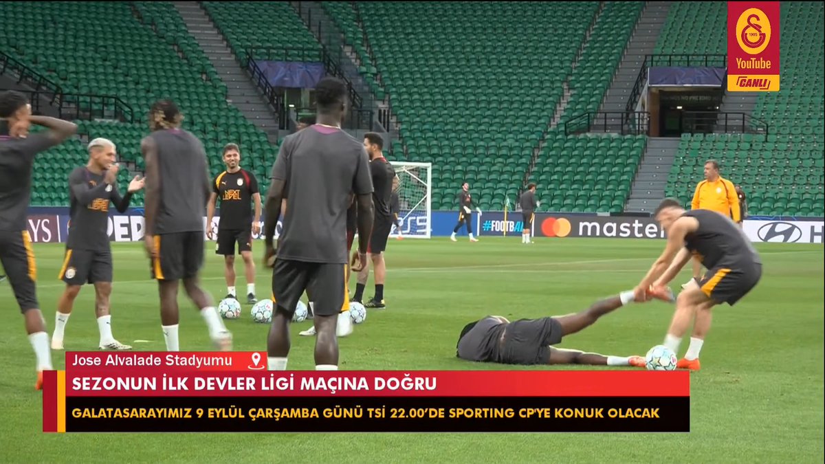 😬 Rafael Leao'nun bacak arasından top geçerse...