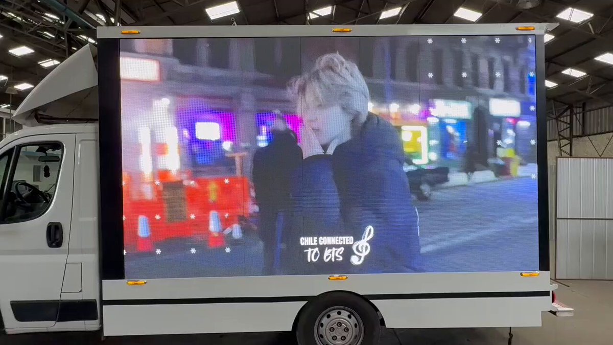 💫💛 "Who is on the street?" 💛💫 PROYECTO CUMPLEAÑOS JIMIN 🚛 ARMY CHILE Te queremos contar que hoy se hizo una prueba de video en el camión para jimin y salió todo increíble Te dejamos un pequeño video de muestra 🫶🏻 Espero que les guste mucho NOS VEMOS EL 14 💜🎊