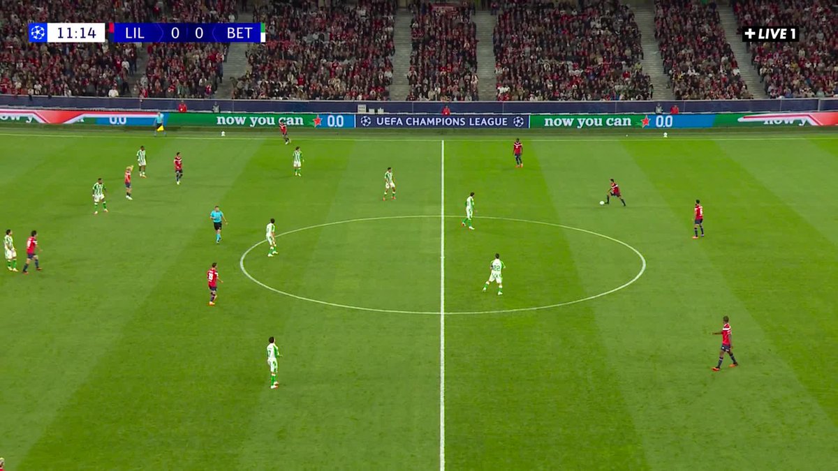 LE PREMIER BUT DU LOSC EN LIGUE DES CHAMPIONS ๐ฅ Aprรจs 12 minutes de jeu, les Lillois prennent l'avantage grรขce ร Ayase Ueda sur un service d'Ethan Mbappรฉ ๐คฉ #UCL | #LILBET