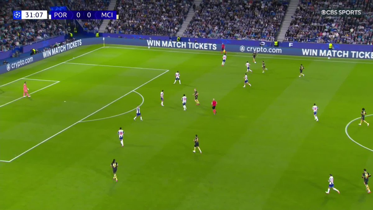 Diogo Costa is putting on a SHOW 🔥 Don't miss the #UCL on Paramount+ 🍿