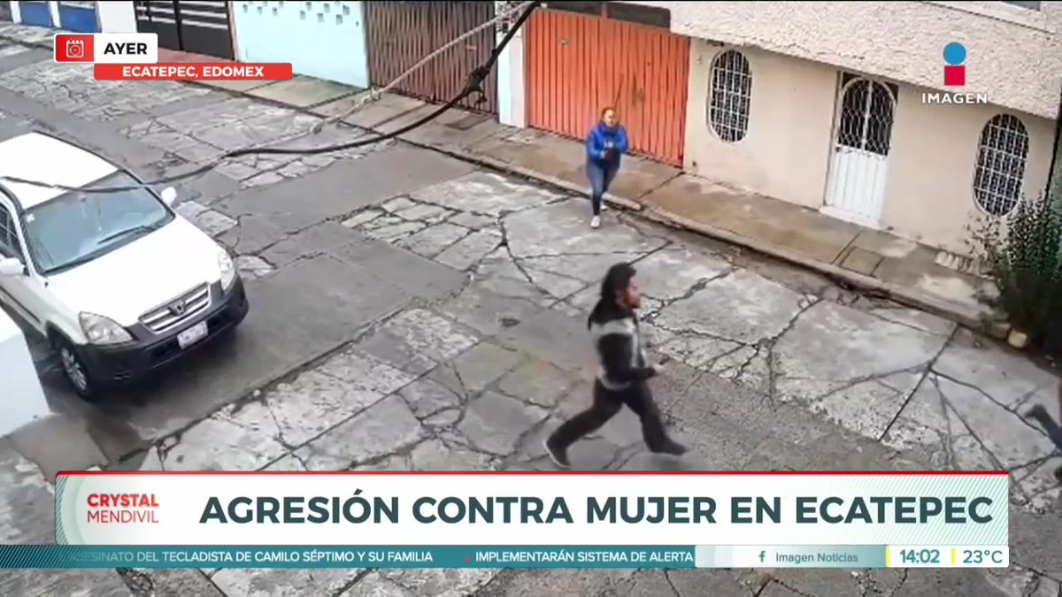 ¡Eran las 7 de la mañana! Captan a un sujeto atacando a una mujer en calles de #Ecatepec. #NoticiasImagen #YoTeVeo #ImagenNoticias con Crystal Mendivil Imagen Crystal