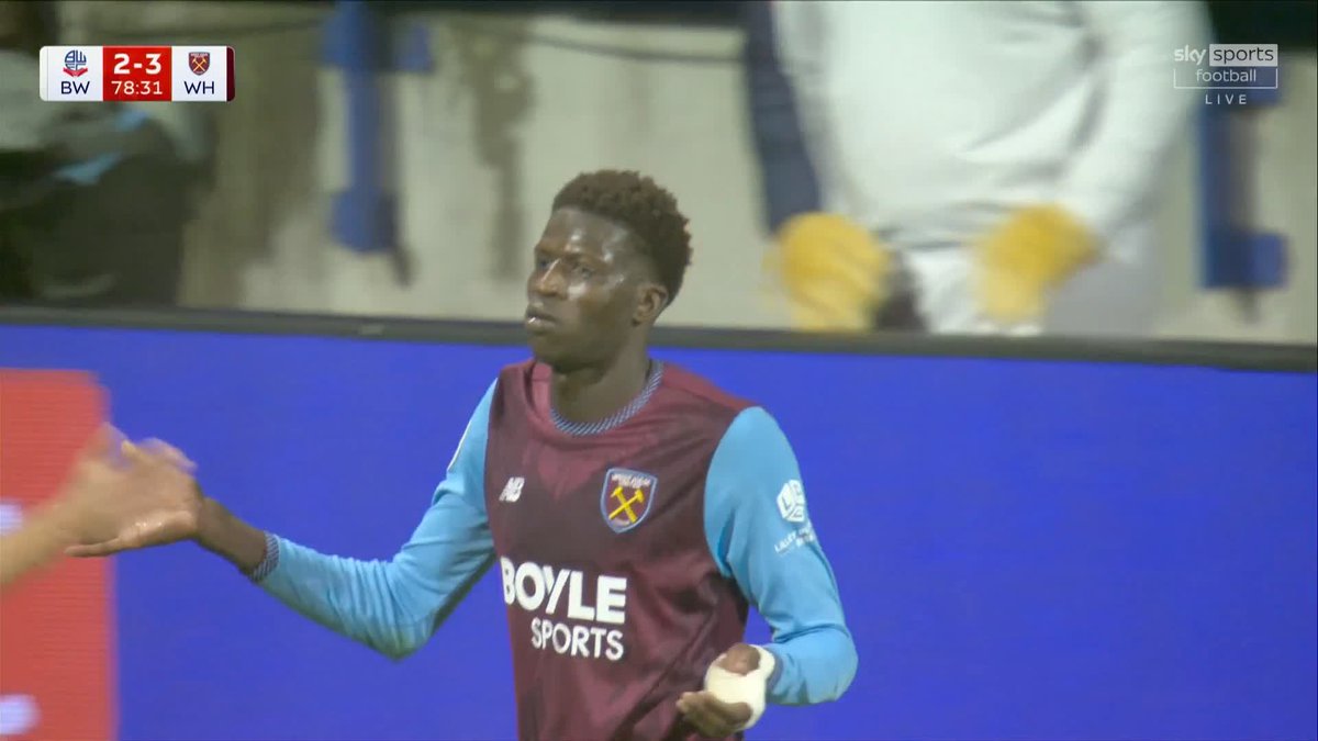 West Ham hit the front again! Jarrod Bowen has a second as his effort trickles past Gavin Bazunu 😲