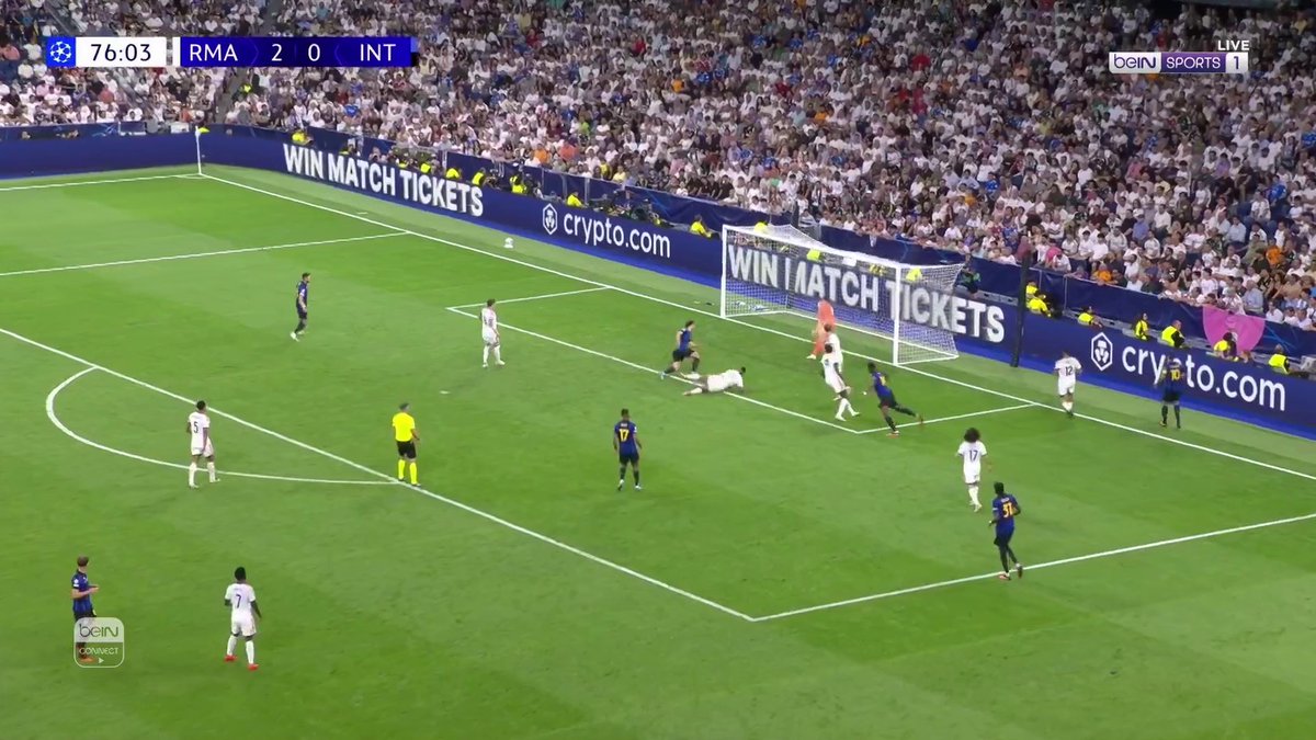 كارلوس أوغوستو يقلّص الفارق لإنتر 🔥 #دوري_أبطال_أوروبا