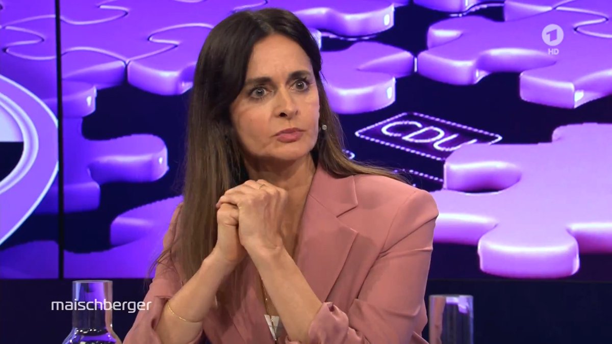 Ulrich #Siegmund werde „alles tun, um vielleicht doch nicht Ministerpräsident zu werden“, so Iris Sayram (@IrisMa8, #ARD). Sie könne sich gut vorstellen, dass er sich in der Rolle gefalle, „dann doch das Opfer zu sein, weil die anderen wollen ja gar nicht mit uns“. #maischberger