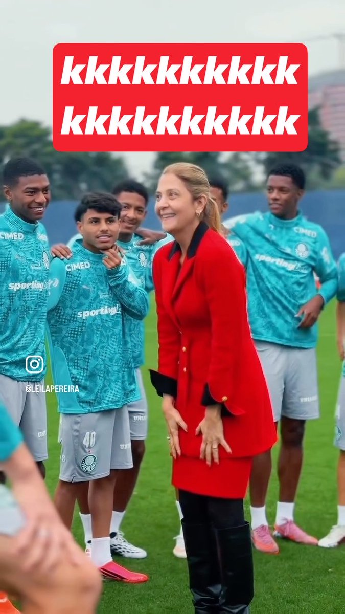 Kkkkkkkkkkkkkkkk E a Leila Pereira que tava sendo acusada de ter deixado o Palmeiras de lado e não acompanhar mais os treinamentos e só estar pensando no Vasco. Aí o que ela fez? Foi fazer um vídeozinho modelando de vermelho e preto no CT deles, que acabaram de perder a liderança para o Flamengo kkkkkkkk #CRF #sep