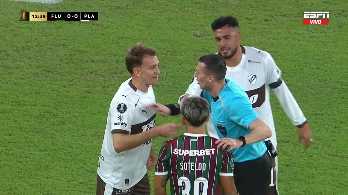 🇻🇪🇦🇷🤬 Con el partido 0-0, Soteldo pisó la pelota y Mainero y Nacho Vázquez le dijeron de todo.