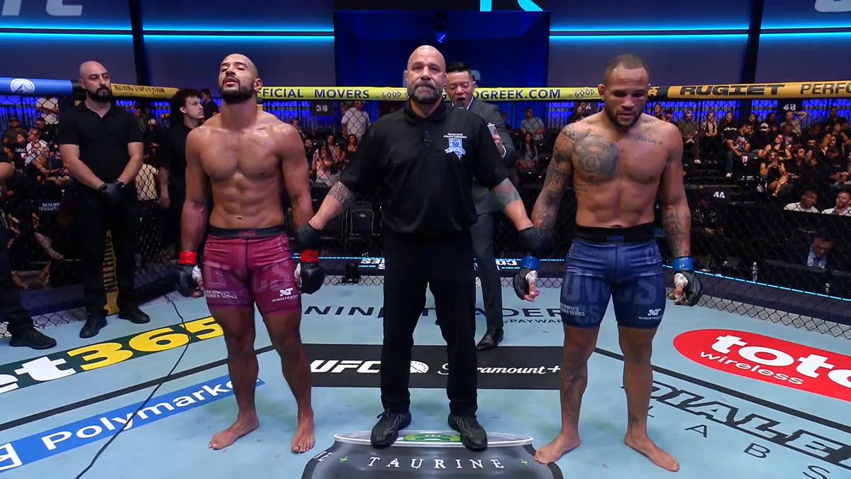 29-28, 29-28, 29-28 💪 #DWCS Isaac Moreno secures the unanimous decision victory!