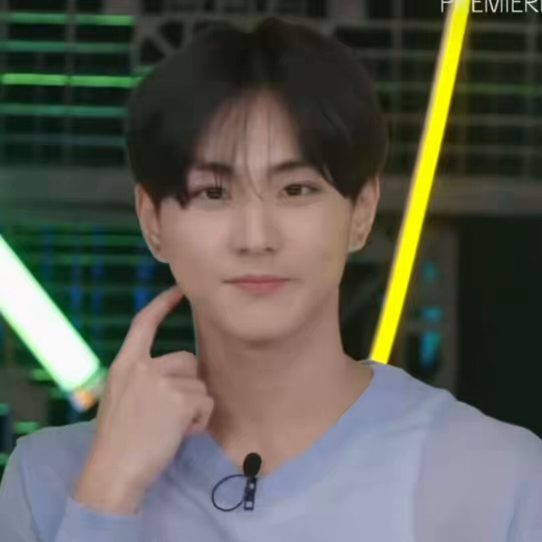 i hope jungwon never loses that silly, playful side of him. i hope he always has the freedom to be his happiest, silliest self :((((
