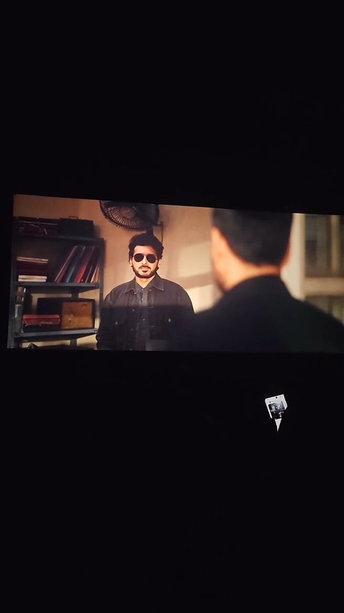 Ghar mei sabhi YHI dialogue bola apne father se ...'proud feel kiye' ... BEST funny scene ever 🤣