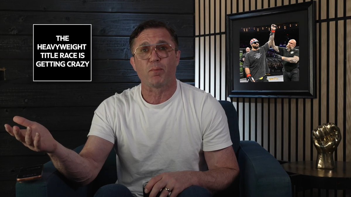 🚨Chael Sonnen isn’t happy with how the Heavyweight division is being stalled. And asks why 🇧🇷 Alex Pereira isn't responding to Josh Hokit? 👀 🗣“That's before we get to the biggest draw of all of them, which is Josh Hokit, who doesn't like waiting around. And by the way, didn't put a lot of time in the last time he showed up for work. So, he got a finish. He's feeling healthy. He's ready to go. Alex Pereira is a gentleman. So, I have to give him a pass for that because it is interesting to me. Hey, Alex, why aren't you responding to Josh?” 🗣“This isn't some tailbiter here. This is the No. 4 ranked guy in the division — the division that you're the No. 3 ranked guy in. That fight makes a pretty good level of sense.” 🗣“He doesn't have a belt. It's clear that you would like to fight for a belt. But the two guys with the belts, they're going to go find each other before you get in the mix. Why aren't you going to Hok now?” 🗣“Hokit is in a tremendous position to fight for a title. In a division that currently has two titles, Hokit is not overly particular on one of those guys as opposed to the other, or on one title as opposed to the other. He wants to fight a champion. UFC has two of them. If you could be so kind as to have one of them step forward, Josh is ready now.” 📽 Via (Chael Sonnen)