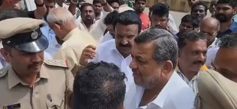SMASH THIS PATRIARCHY! Congress Karnataka Minister SS Mallikarjun uses abusive language against BJP MLA BP Harish. “He is son of a pro@#$%ute, hit him with a slipper,” the Minister said in colloquial language*