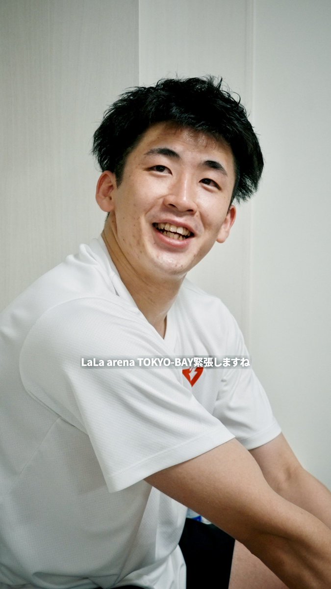 沖縄の地で示した存在感── パース・ワイルドキャッツ戦で #佐藤巧 がコート上で躍動。高確率で沈めた4本の3Pシュートを含むチーム最多17得点を挙げ、沖縄サントリーアリーナでプレーする喜びを体現しながら存在感を示した。 自らの成長がチームの成長につながると信じて。我慢の時が続くプレシーズン期間、背番号17のステップアップがシーズン開幕へ向け、チームに勢いをもたらす。