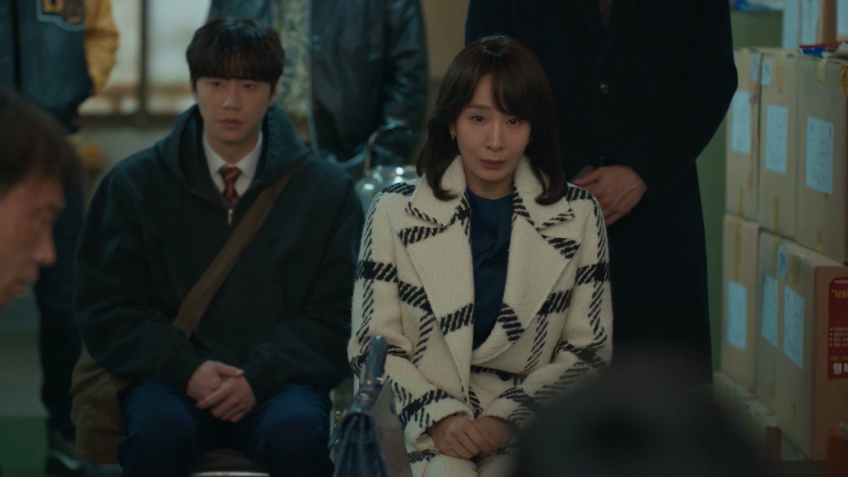 그럼 그쪽은 수학 잘 못하셨나 보다 연 414%면 8천이 아니라 1656만 원인데? 정확한 숫자와 팩트로 압도하는 멋진 이사장님..♥ #포핸즈 #이준영 #서재희
