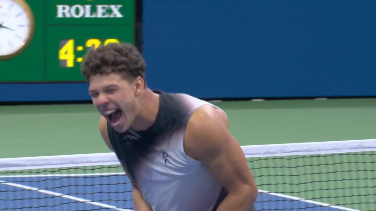 Ben Shelton scores the biggest win of his career and a spot in the US Open semifinals!