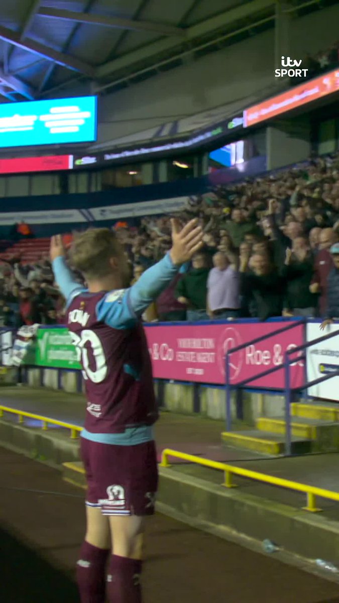 Absolute limbs in that away end 😍 Jarrod Bowen scored late to send West Ham to the TOP of the Championship last night ⚒️