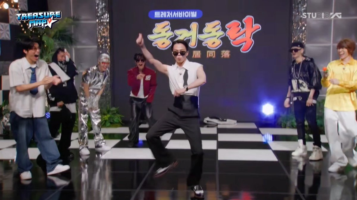as expected! ASAHI OPPA, PELAWAK FAVORIT GUE 😭 udah ketebak! kenapa dia ditaruh di ENDING, pasti ada aja gebrakannya 😭😭😭😭😭 GAK PERNAH GAGAL!!! LOVE YOU BANGET!
