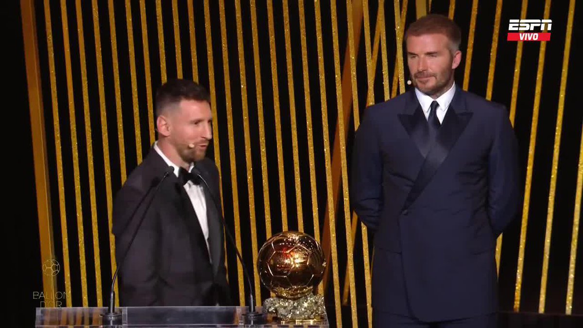 🥹 "TODAVÍA NO ME ACOSTUMBRO A LOS PREMIOS", dijo Leo Messi el día que recibió su octavo Balón de Oro 9️⃣ Ahora, en 2026, irá en búsqueda del noveno... 🤞 📺 #DisneyPlus Plan Premium