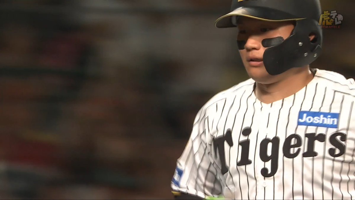 9回裏、森下選手がセンターバックスクリーンへ第33号ソロホームランを放つ！
