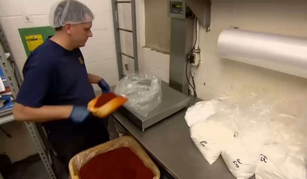Not all food is real food. Many everyday staples are engineered with chemicals and fillers. Here are 5 of the worst ultra-processed factory foods, and why they’re damaging your health: 1/ Mayonnaise